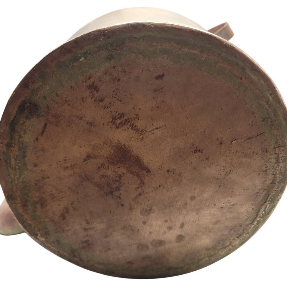 1700s Antique Copper Kettle with Bronze Closure Handle and Dovetails - Picture 9 of 10